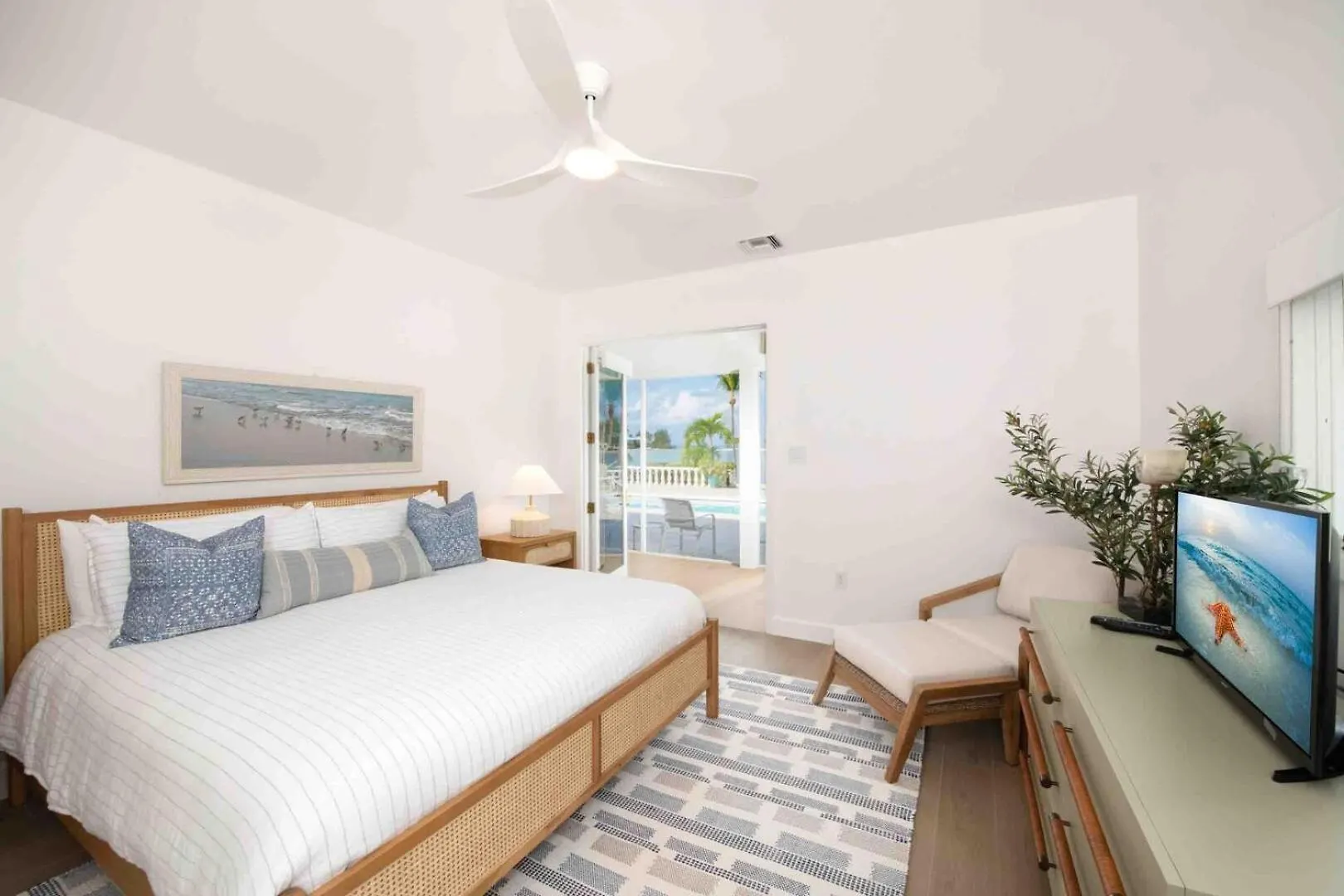 Kailypso - Waterfront Villa With Pool, Renovated Interiors, And Dock On Bio Bay Driftwood Village