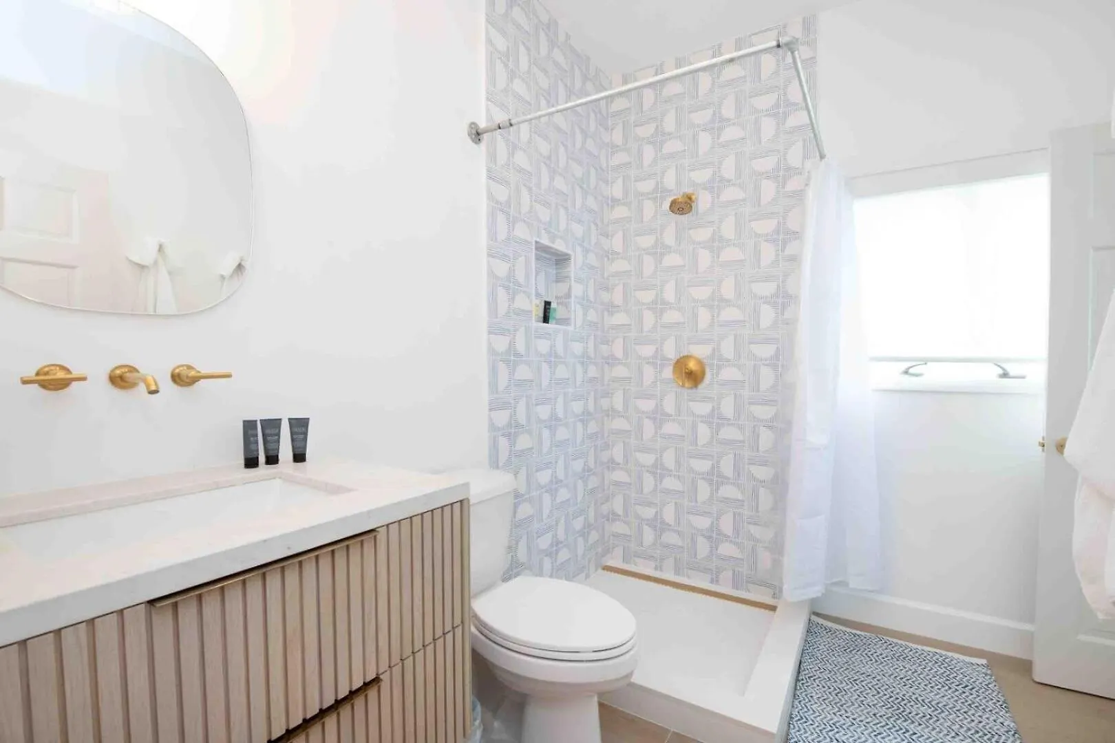 Kailypso - Waterfront Villa With Pool, Renovated Interiors, And Dock On Bio Bay Driftwood Village Îles Caïmans