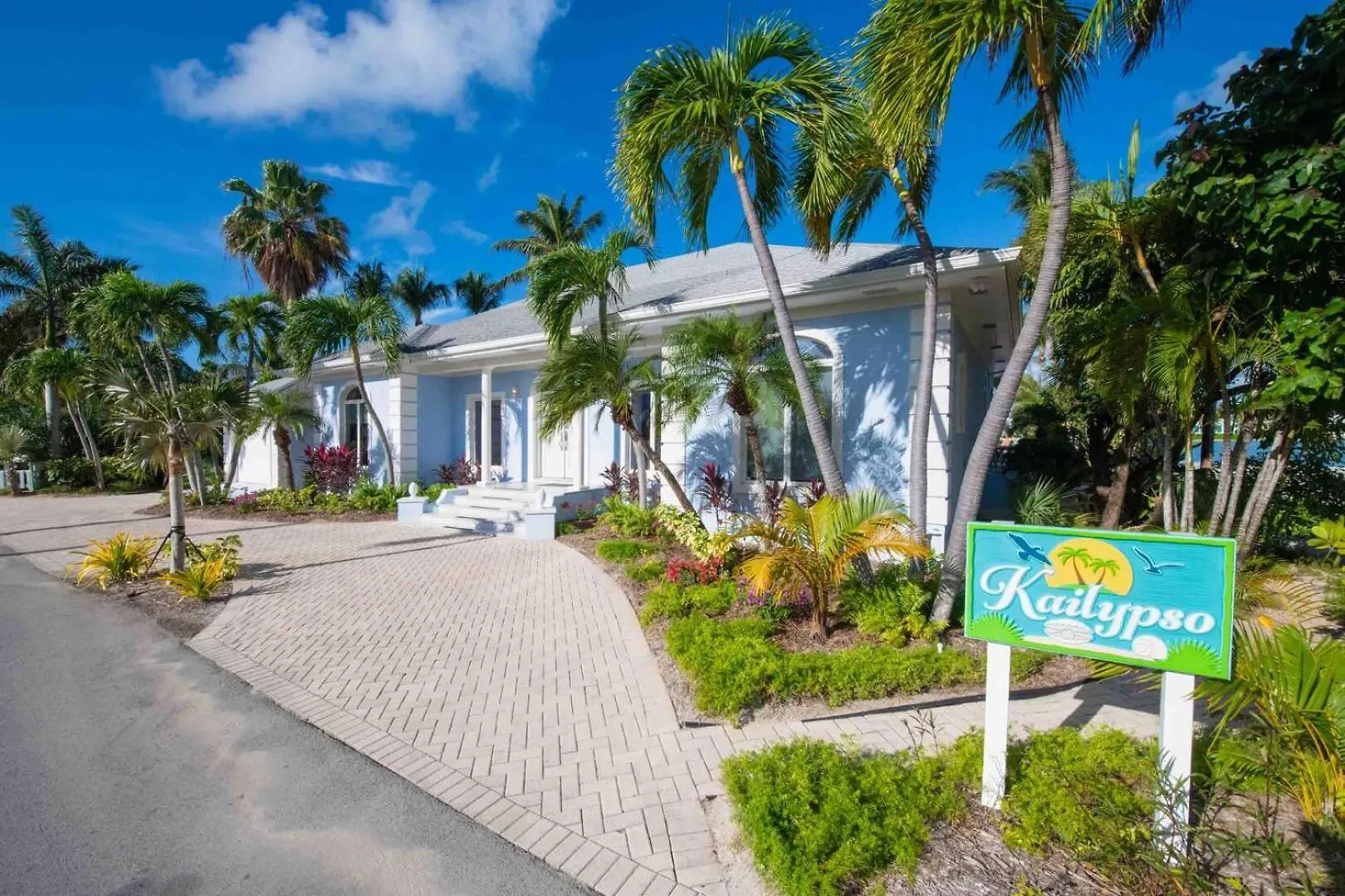 Kailypso - Waterfront Villa With Pool, Renovated Interiors, And Dock On Bio Bay Driftwood Village Îles Caïmans
