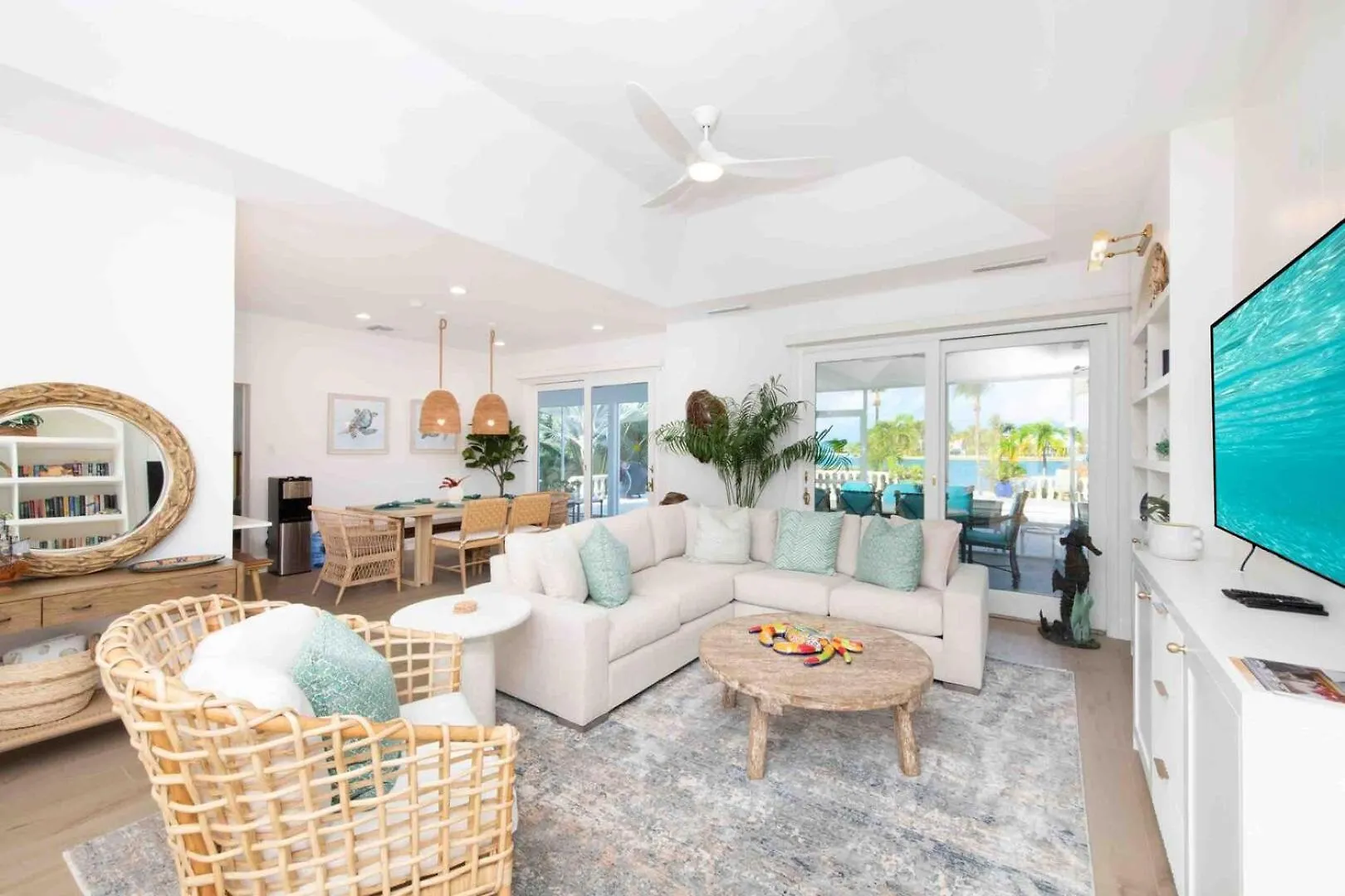 Kailypso - Waterfront Villa With Pool, Renovated Interiors, And Dock On Bio Bay Driftwood Village